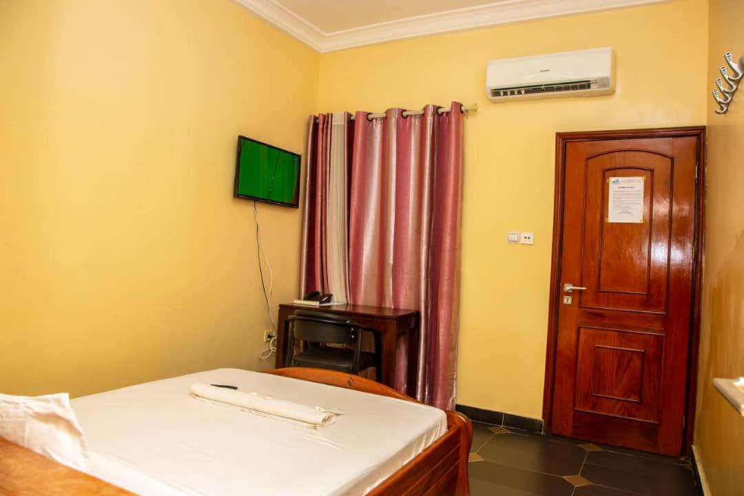 Benin Berge Hotel Котону Екстер'єр фото